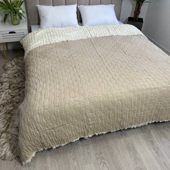 Однотонное покрывало на кровать двустороннее из муслина 200x230 Соты Бежевые 700786 от HomeBrand в интернет-магазине PannaTeks